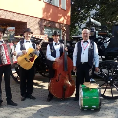 Равське Ретро