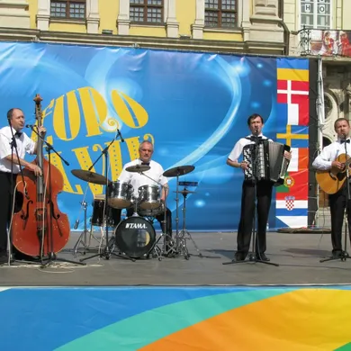 Равське Ретро